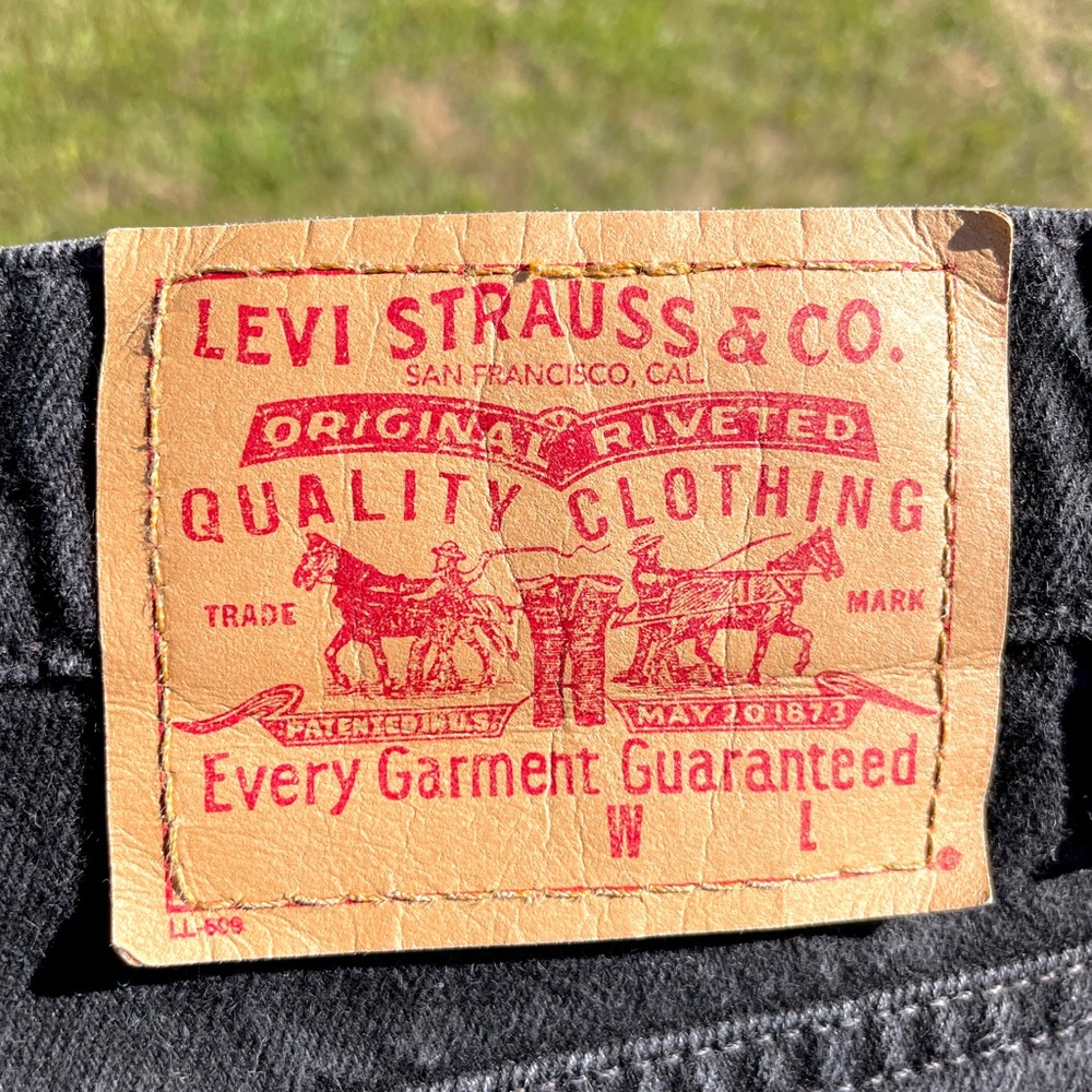 Levi's Black Jean Shorts for Women - Picture 5 of 6